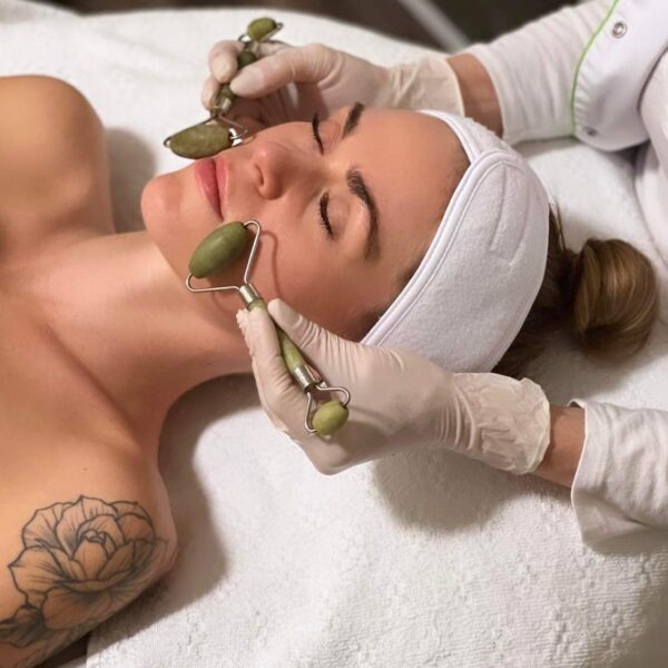 01.Organic Herbal Facial