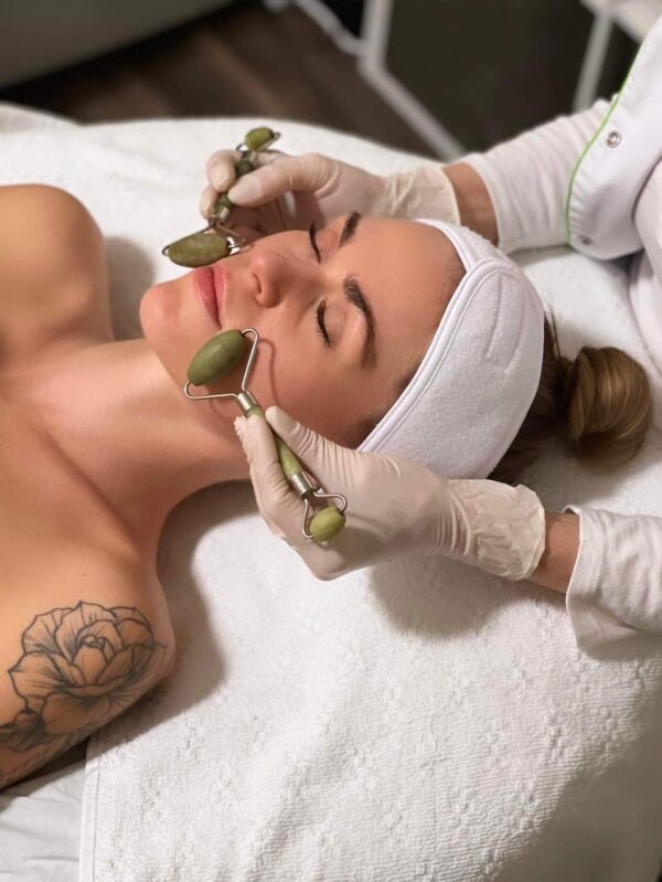 01.Organic Herbal Facial
